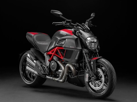 2015-Ducati-Diavel-Carbon6